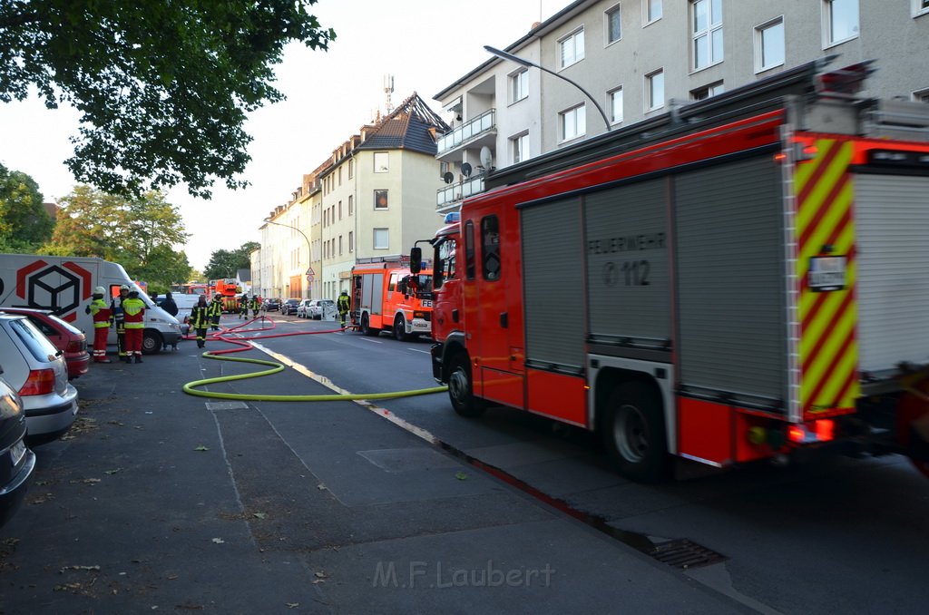 Feuer 3 Dachstuhl Koeln Buchforst Kalk Muelheimerstr P263.JPG